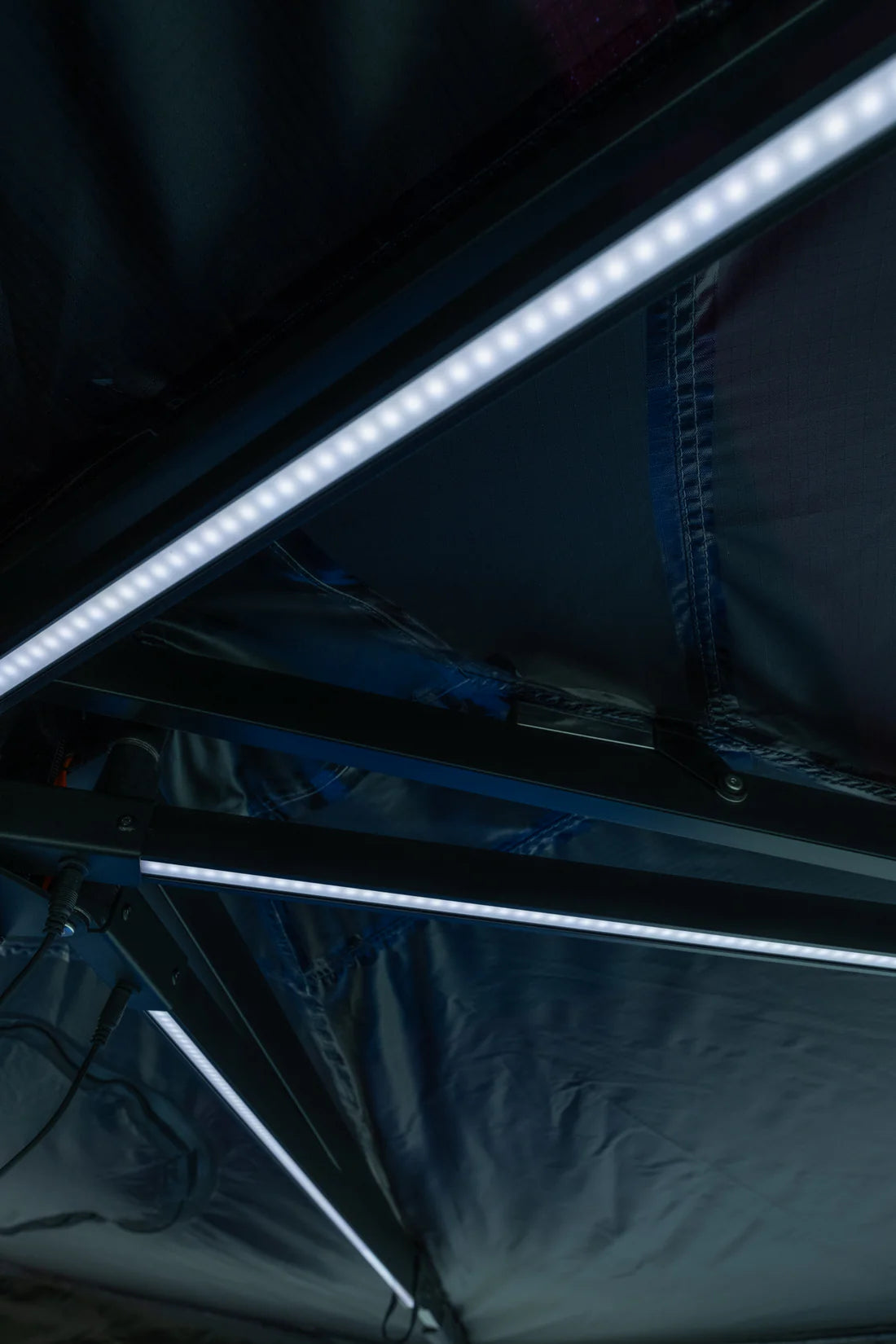 270 PLUS FREE-STANDING AWNING (DRIVERS SIDE)