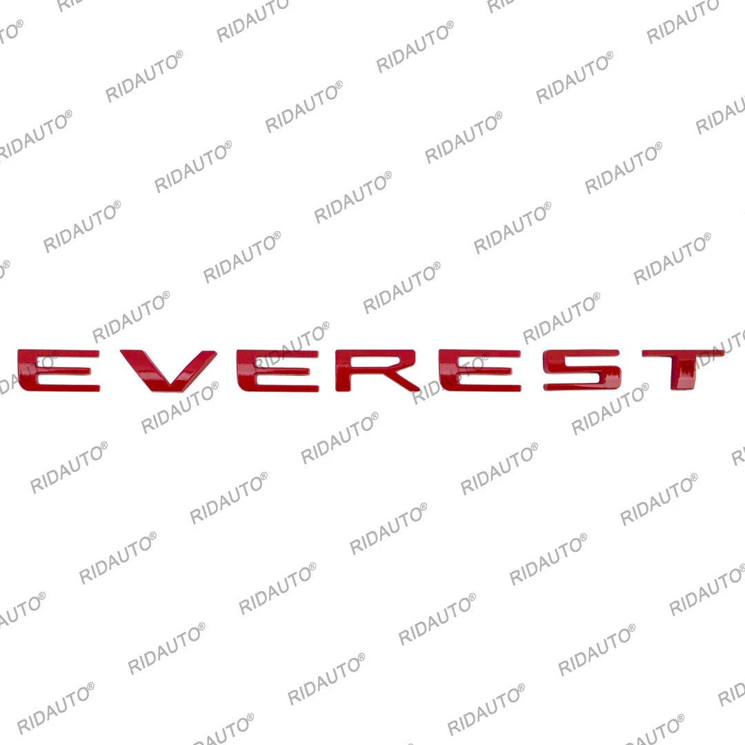 EVEREST 3D Lettering on the Next Gen Ford Everest, rear three-quarter view