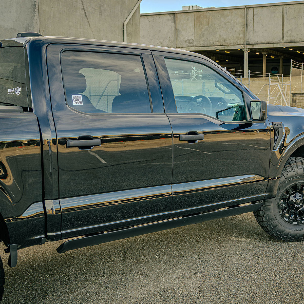 VIKOR electric side steps Ford F-150 retracted