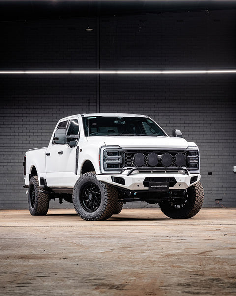 Ford F-250 with VIKOR Diablo pre-runner bull bar and Spartan spotlights